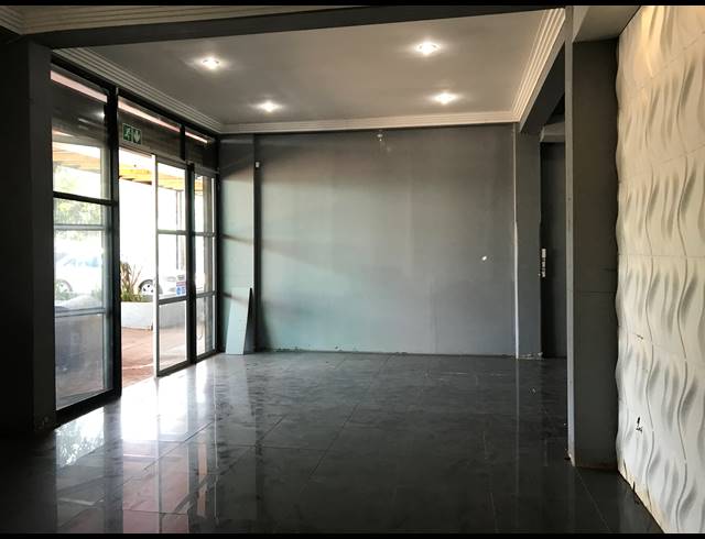 400M² WAREHOUSE RENTED IN BRIARDENE